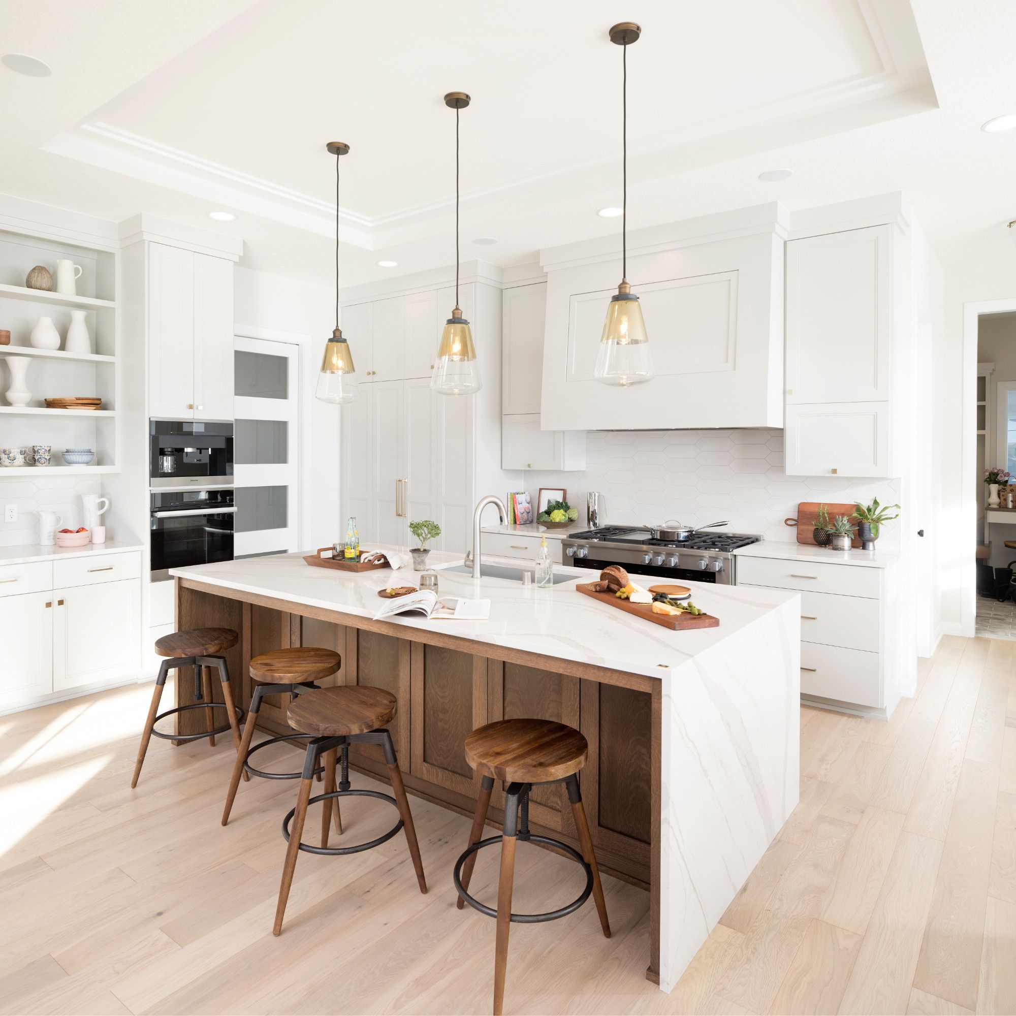 A kitchen with white cabinets
Description automatically generated with low confidence