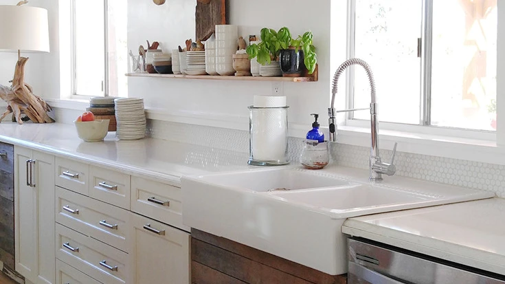 double basin farmhouse sink with reclaimed wood and Torquay quartz countertops