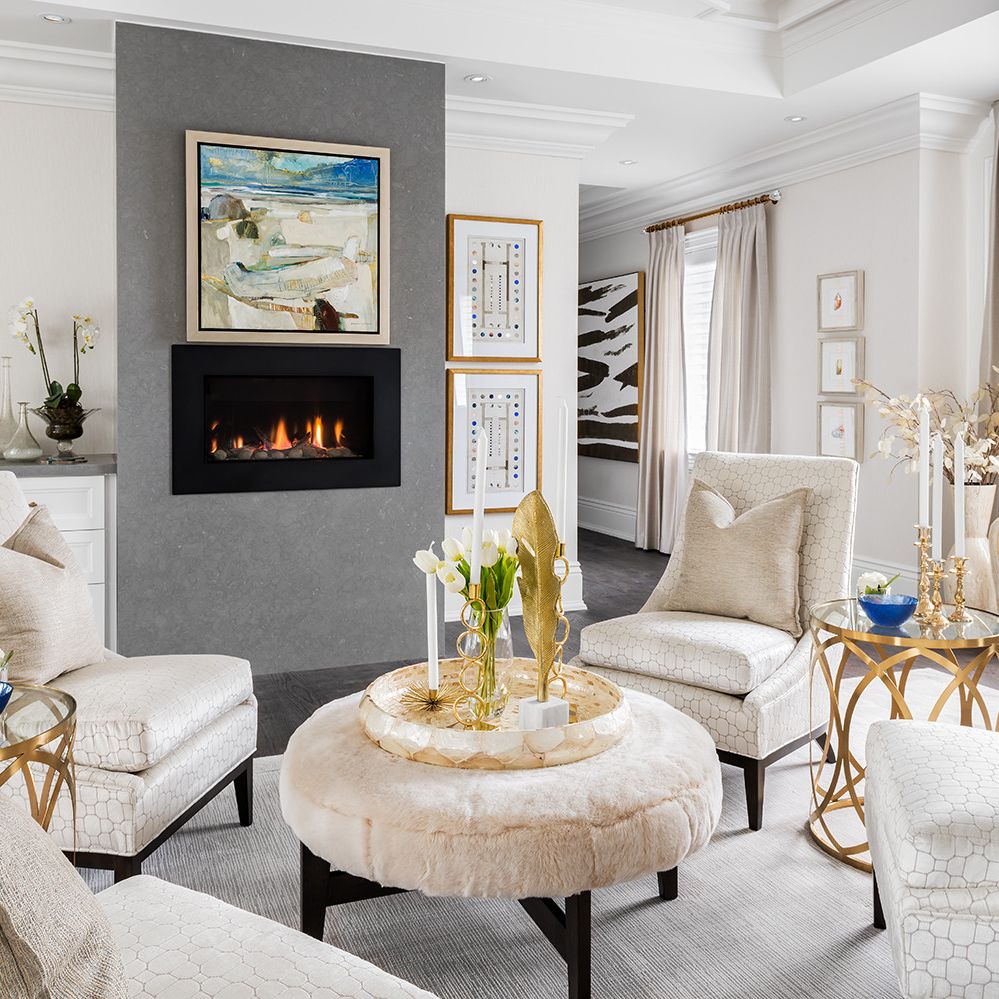 A living room with a fireplace
Description automatically generated with medium confidence