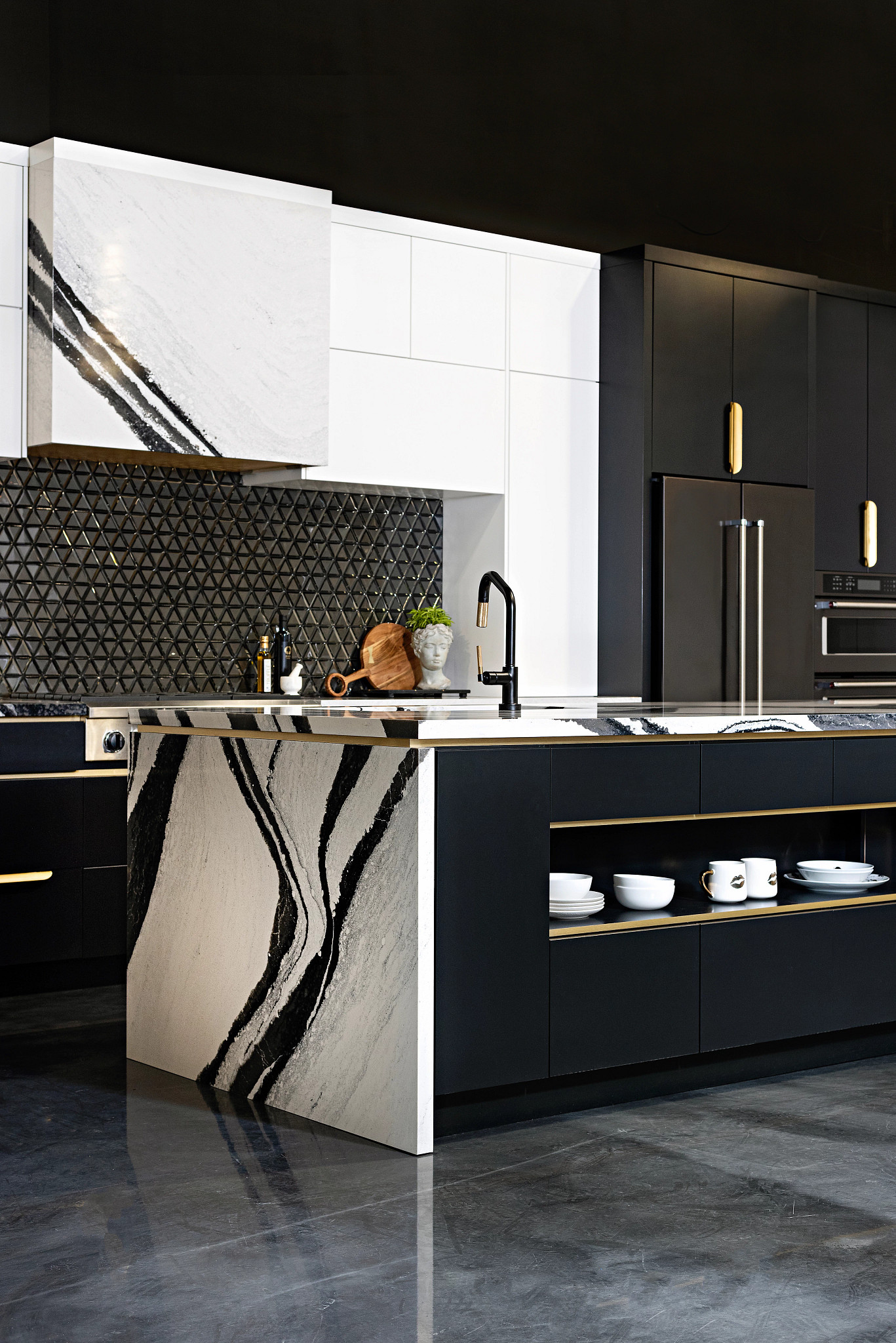 Seven Stunning Spaces With Cambria's Bentley Quartz Countertops ...