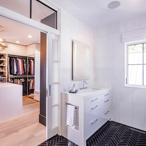 bathroom
Description automatically generated