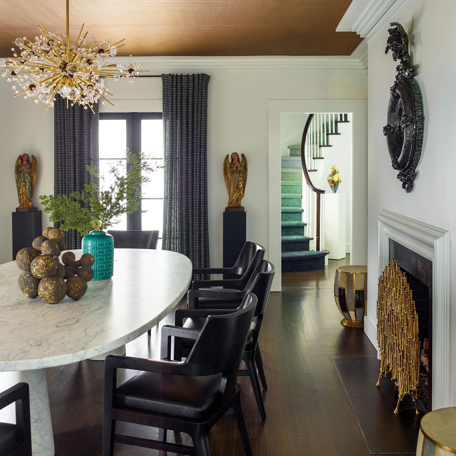 A picture containing indoor, wall, floor, living
Description automatically generated