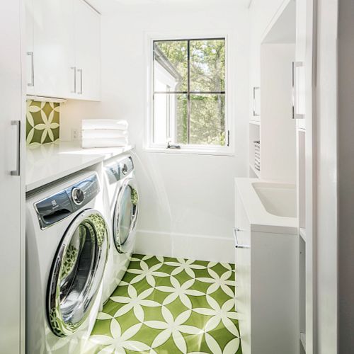 laundry room
Description automatically generated