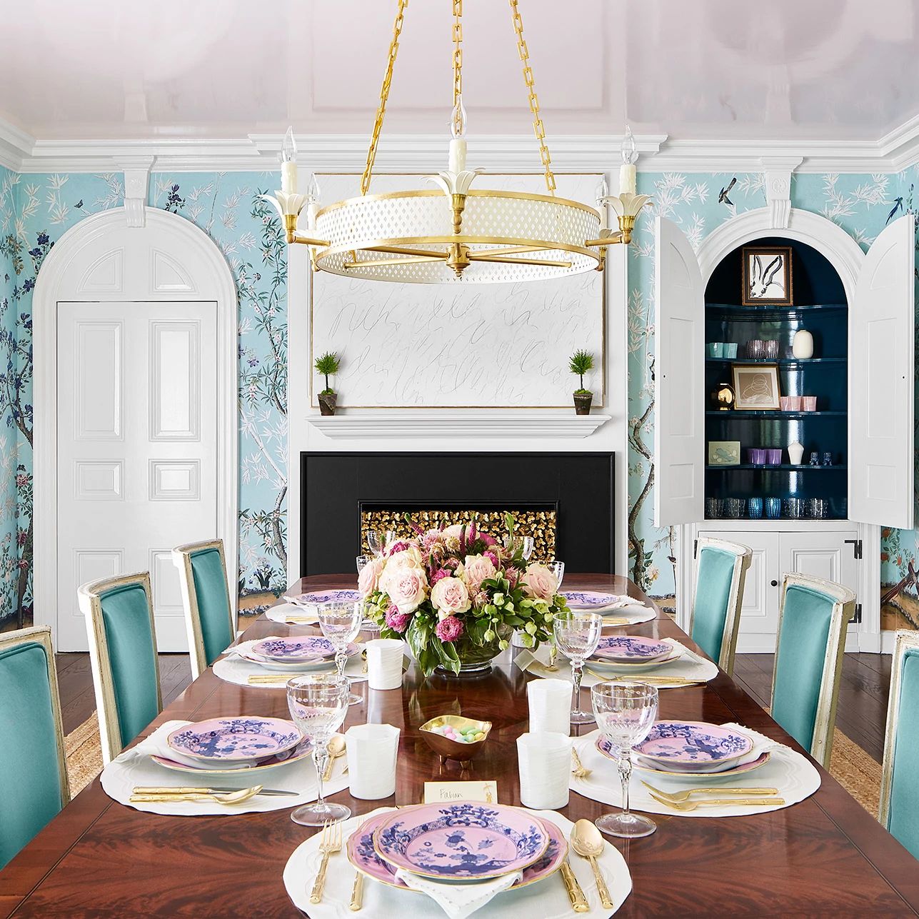 A dining room table
Description automatically generated