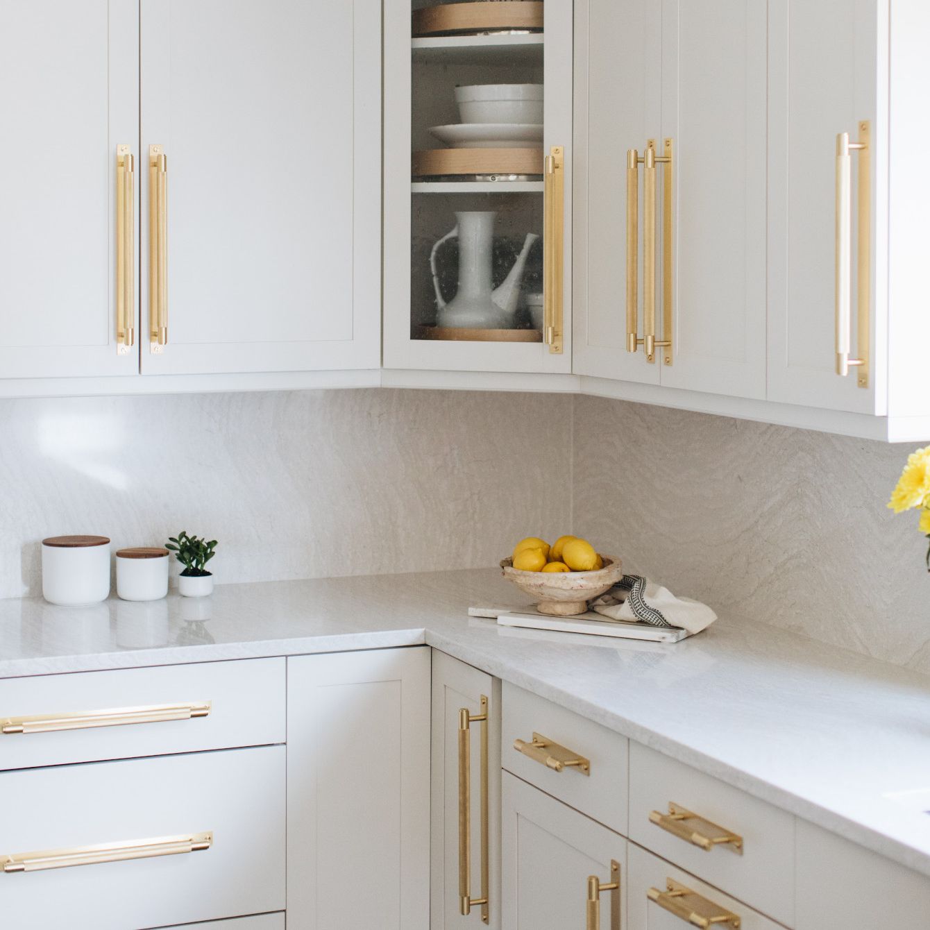 A view of a kitchen
Description automatically generated